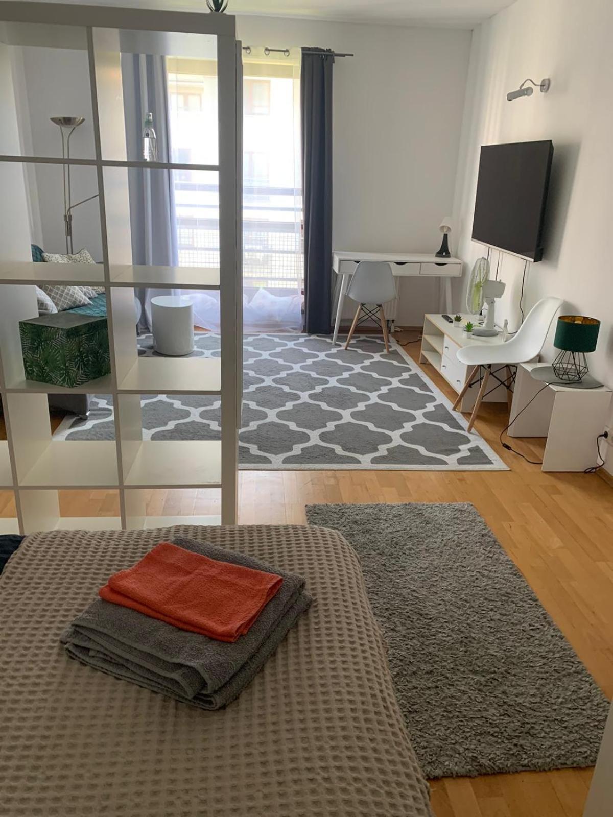Apartament Francuska Pokoje Rooms วอร์ซอ ภายนอก รูปภาพ